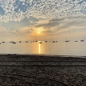 https://plein-sud-bel-appartement-20-metres-de-la-plage-la-capte.fr-provencehotel.com